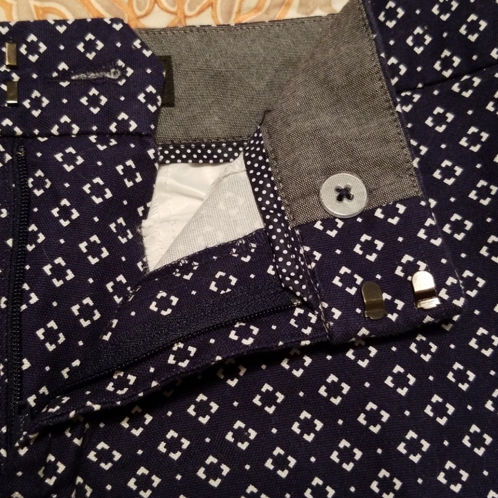 Shorts - Picture 2 of 6